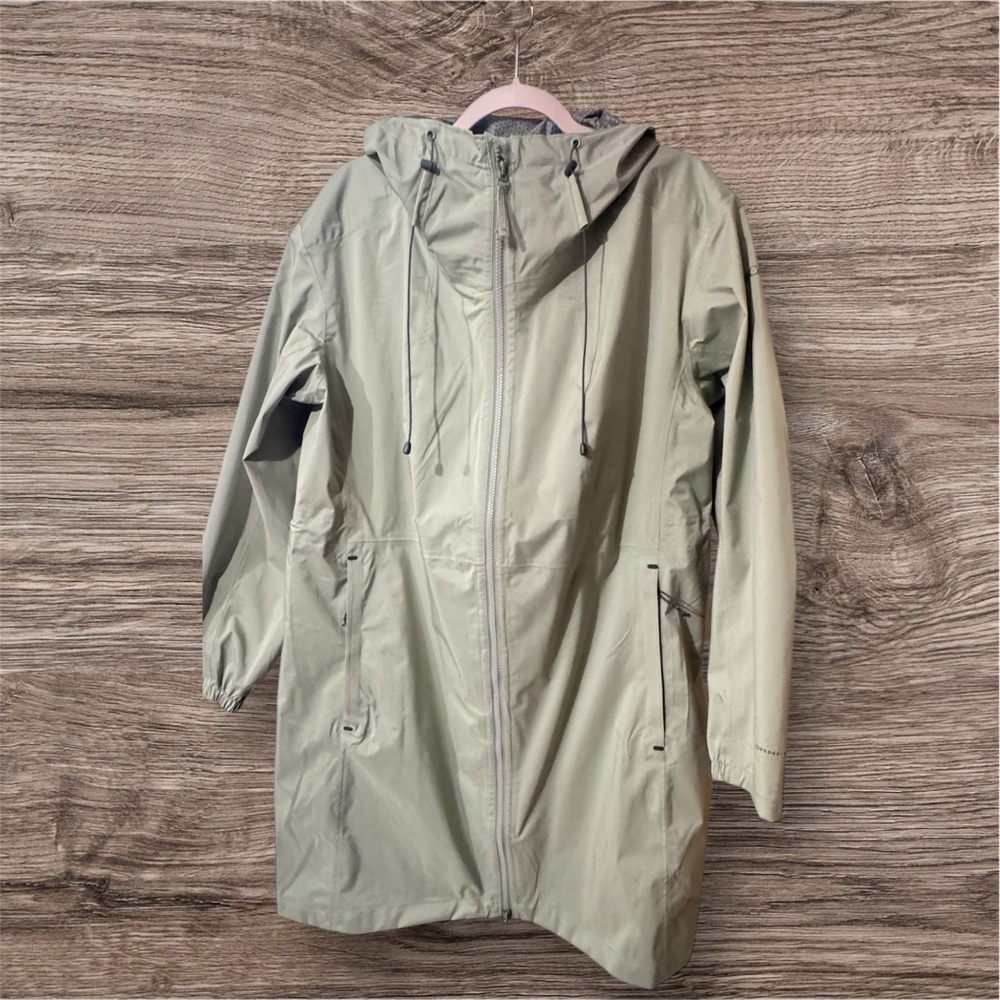 Columbia Women's Olive Weekend Adventure Long Shell. L